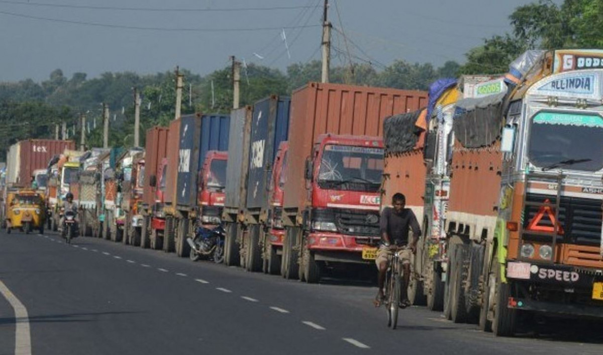 साउन महिनामा आयात र निर्यात घट्यो, व्यापार घाटा १ खर्ब १६ अर्ब पुग्यो