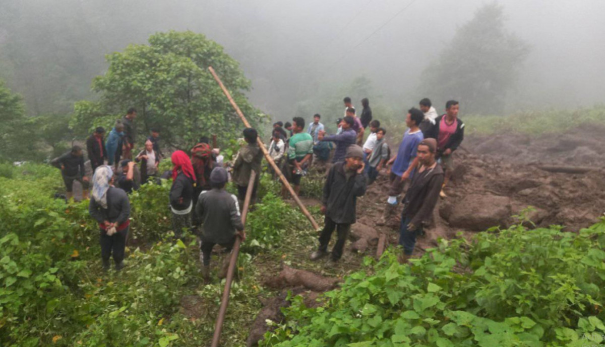 ताप्लेजुङ पहिरो अपडेट : मृतकलाई सुरक्षित स्थानमा ल्याइयो