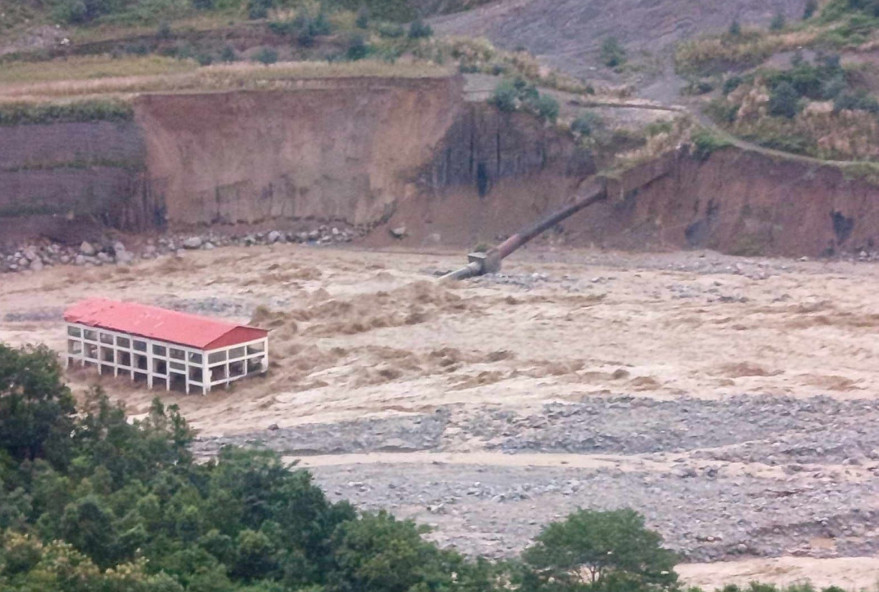 जलविद्युत् आयोजनामा बाढीको कहर, ११०० सय मेगावाट विद्युत् प्रणाली बाहिर